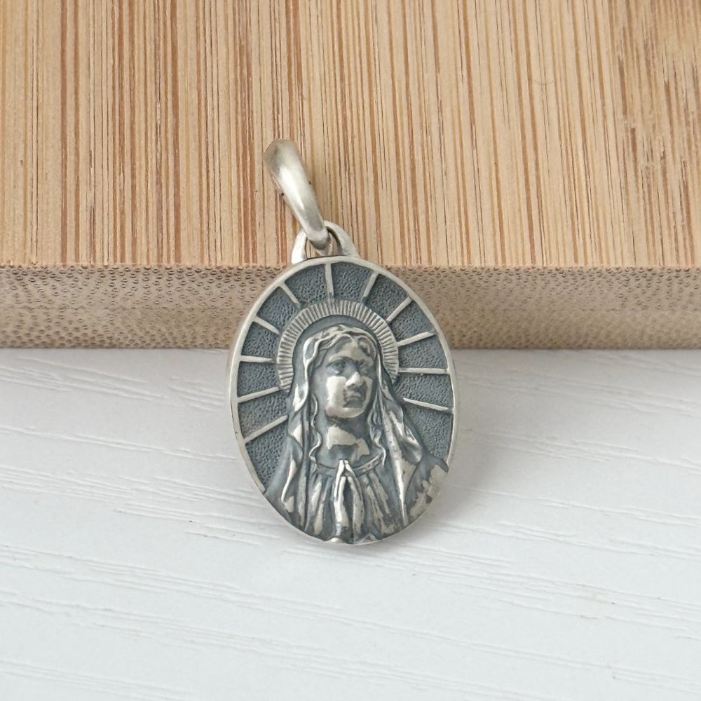 David Yurman .925 Sterling Silver Men's Mary Pendant Amulet for Necklace